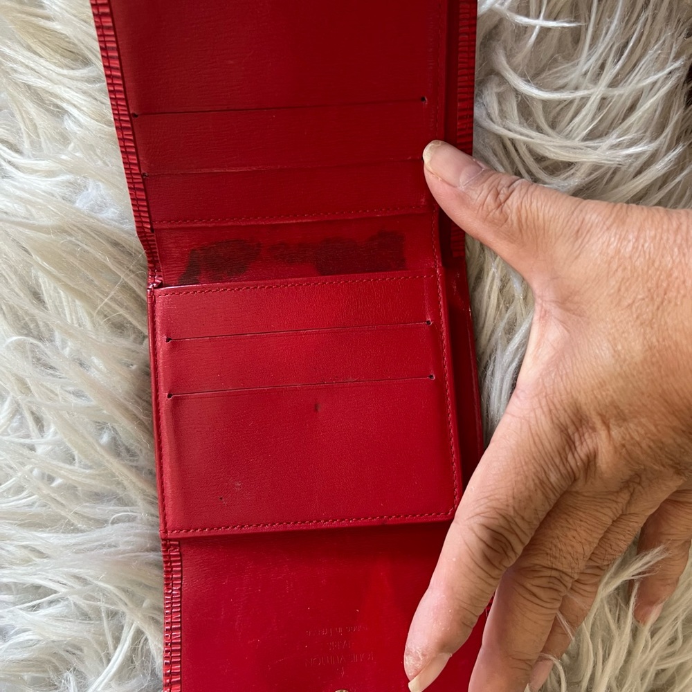 Authentic Louis Vuitton wallet - Picture 5 of 12